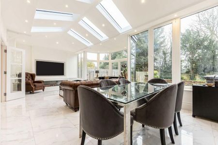 5 bedroom detached house to rent - Photo 3