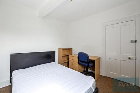 3 bedroom apartment to rent - Photo 5