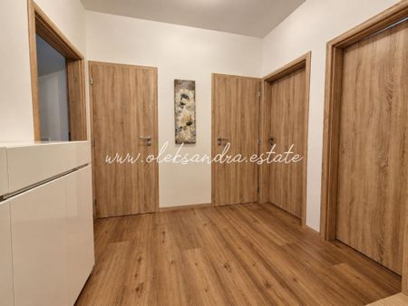 Pronájem bytu 3+kk 83 m2 - Fotografie 4