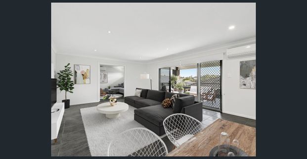 Modern Family Living in Bolwarra - Photo 1