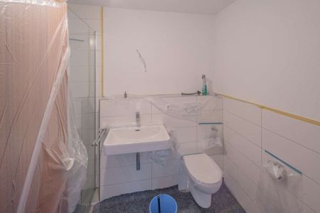 Neu renoviert: 3 Zimmer Mietwohnung im Erdgeschoss mit Terrasse - Photo 3