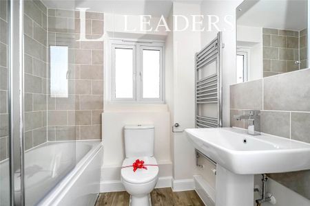 2 bedroom flat to rent - Photo 4