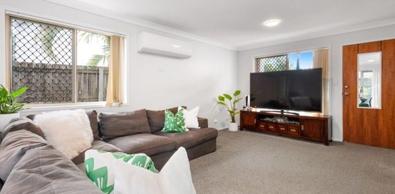 Great Size, Great Location 3 Bedrooms Townhouse with Mansfield State High and Wishart Primary School catchments - Photo 2