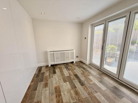 4 bedroom detached house to rent - Photo 1