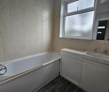 2 Bed Flat, Moorside Road, M7 - Photo 3