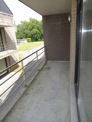 Au 1er étage (avec ascenseur) de la Résidence Espace Vert, découvrez ce charmant appartement 2 chambres avec terrasse + une cave et un emplacement de parking en sous-sol ! - Foto 1
