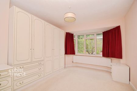 3 bedroom semi-detached house to rent - Photo 2