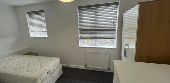 1 bedroom room to rent Queen Street, Normanton - Photo 2