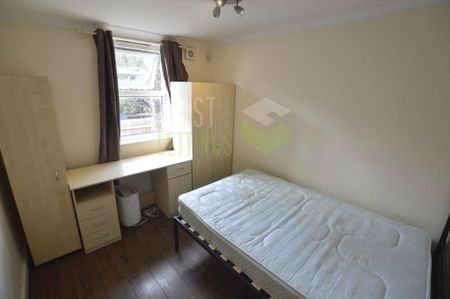 4 bedroom terraced house to rent - Photo 3