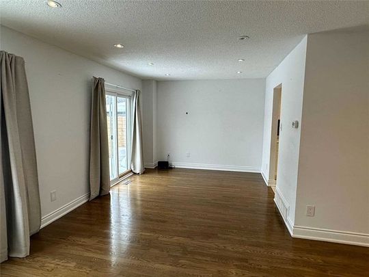 For Lease - 160 Don Head Village Boulevard Unit# Main, Richmond Hill, Ontario - Photo 1