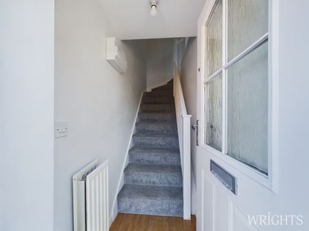 2 bedroom Coach House - Merrick Close, Stevenage - Photo 2