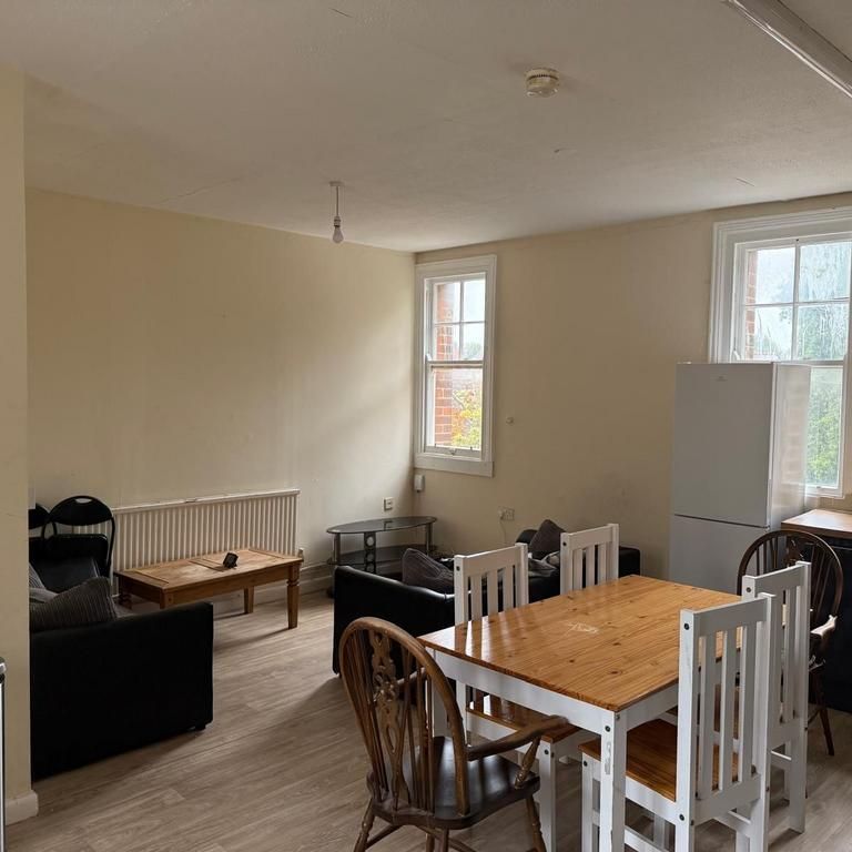 6 bedroom house share to rent - Photo 1