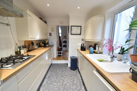 3 bedroom terraced house to rent - Photo 4