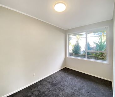 MT ALBERT - 2 bedroom unit with a garage - Photo 2