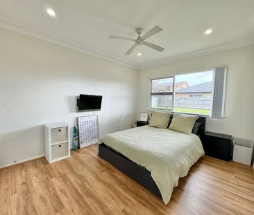 Two Bedroom Renovated Home - Photo 6