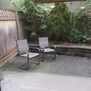 Mount Pleasant renovated clean junior 1 bedroom spacious sunny patio - Photo 2