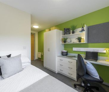 1 bedroom in a flat share to rent - Photo 6
