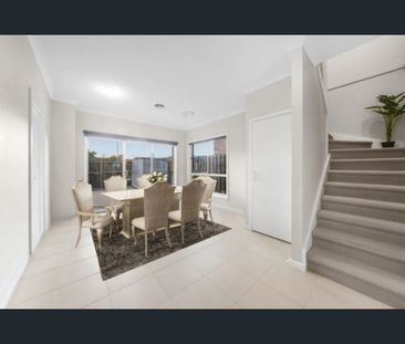 Lifestyle and Convenience in the Heart of Craigieburn! - Photo 2