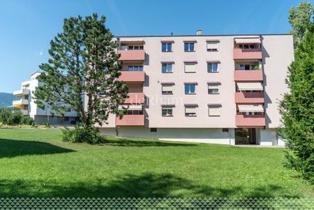 Nice 4-room apartment refurbished in Orbe - Photo 5