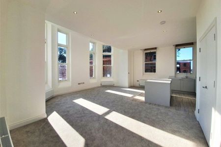 Royal Haslar - Photo 4