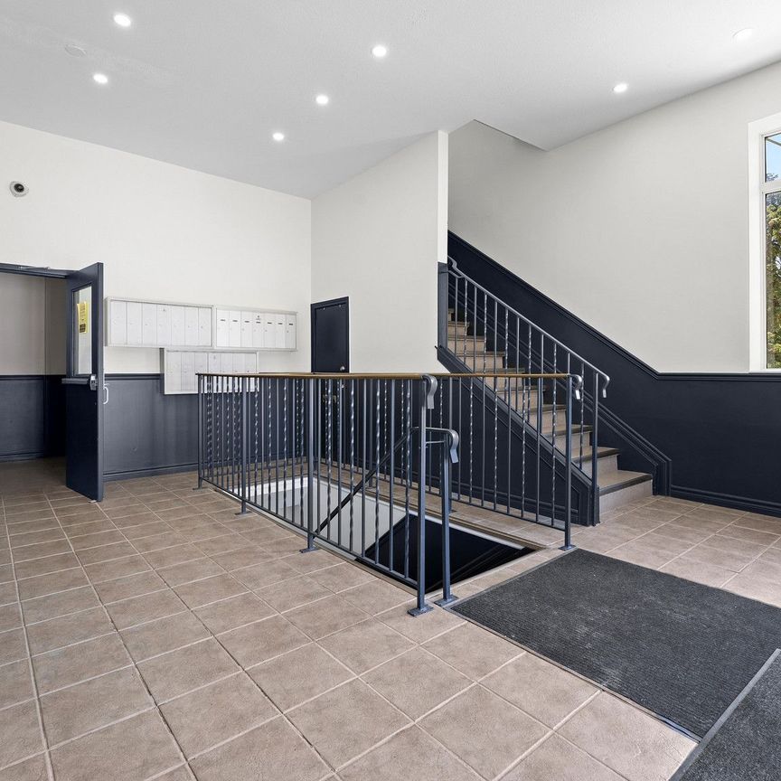 For Lease - 27 Bridge Street Unit# 304, Brantford, Ontario - Photo 1