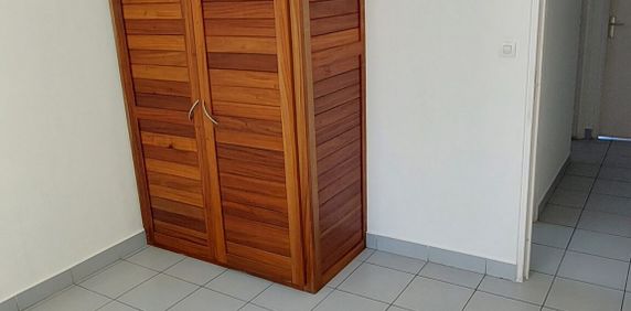 A louer Appartement T3 au dessus clinique SAINTE CLOTILDE - Photo 2