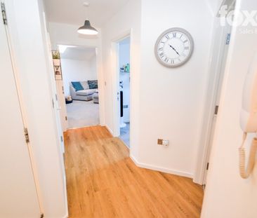 2 bed flat to rent in Tregonwell Close, Bournemouth, Dorset, BH2 - Photo 3