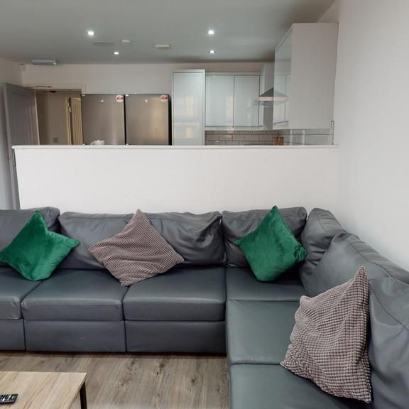 6 bedroom house to rent - Photo 1