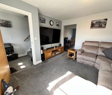 3 bedroom semi-detached house to rent - Photo 1