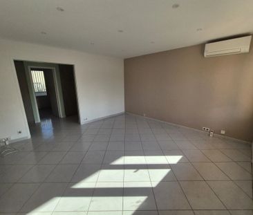 À LOUER – AGRÉABLE T3 EN REZ-DE-CHAUSSÉE AVEC GARAGE - Photo 1