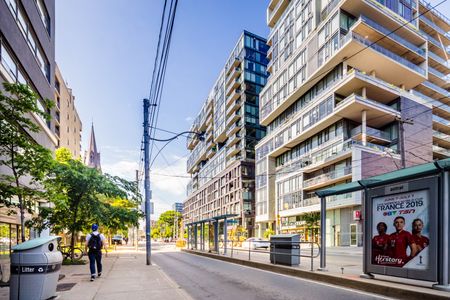 Boutique 1bed condo in centre of trendy King West! - Photo 4