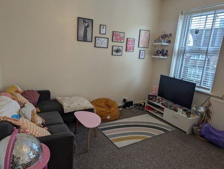 1 Bed Flat, Grange House, N15 - Photo 2