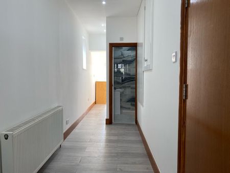 Studio Flat, Dorset Road, SW19 - Photo 5