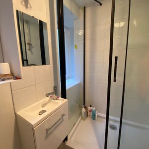 Location Appartement 1 pièce 21m² - Photo 3