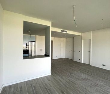 3 bedroom luxury Flat for rent in Estepona, Andalusia - Photo 3