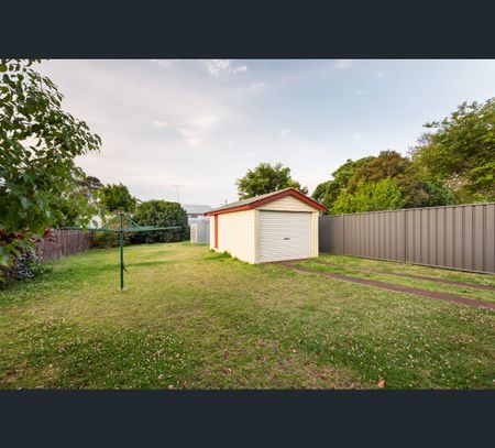15 Beirne St, South Toowoomba, Qld 4350 - Photo 2