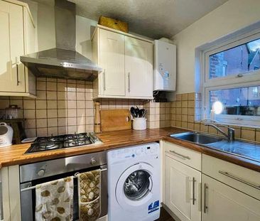 Elm Road, Redhill, RH1 - Photo 2