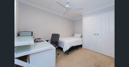 Prime Vic Park Living! Stylish 3x2 Street-Front Villa in Raphael Park Precinct. HOME OPEN TUESDAY FROM 10 AM & 3.30 PM - Photo 2