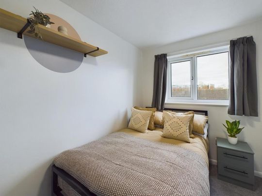 6 bedroom house to rent - Photo 1