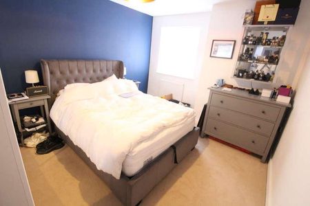 Beautifully Presented Furnished Apartment - Bedroom - Central Luton, LU2 - Photo 2