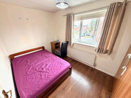 2 bedroom property to rent - Photo 3