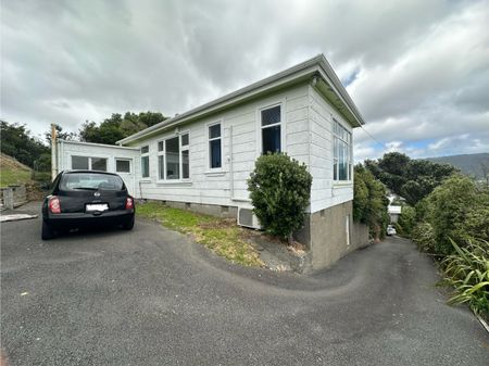 Two Bedroom House - Wadestown - Photo 5