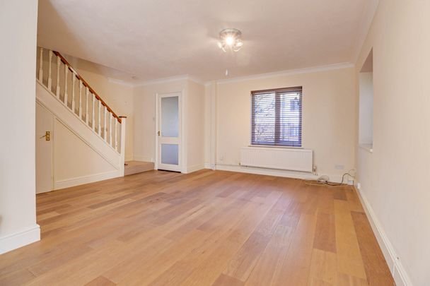 Edmond Beaufort Drive, St. Albans, Hertfordshire, AL3 5LA - Photo 1