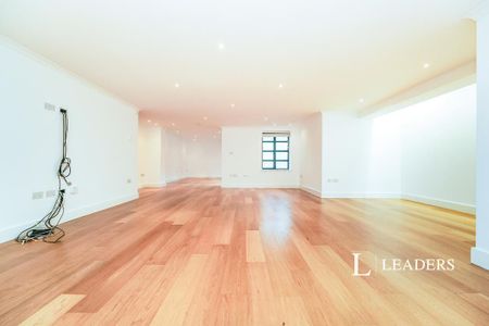 Detached house to rent - Photo 2