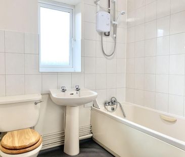 3 bedroom detached house to rent - Photo 5