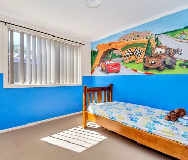 8 Toorna Place, Andrews Farm. - Photo 5