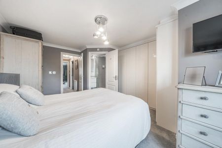 3 bedroom semi-detached house to rent - Photo 2