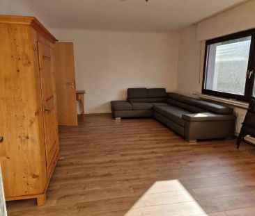 Zentral gelegene 4 Zimmerwohnung mit Einbauküche - Photo 2
