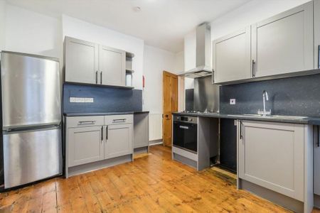 2 bedroom flat to rent - Photo 5