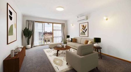 Pet friendly home in a great location - Photo 2